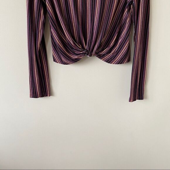 HIATUS-KNOT Front Stripe Long Sleeve Top - Picture 4 of 8